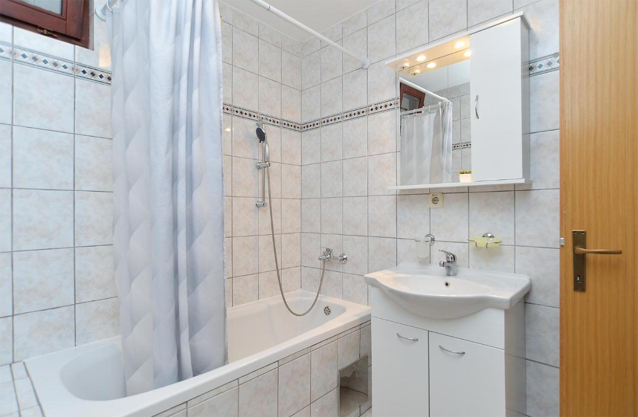 Apartments Drago 589 Apartment Fazana