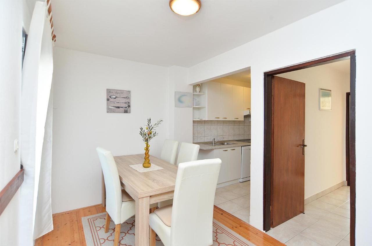 Apartment Apartments Drago 589 *